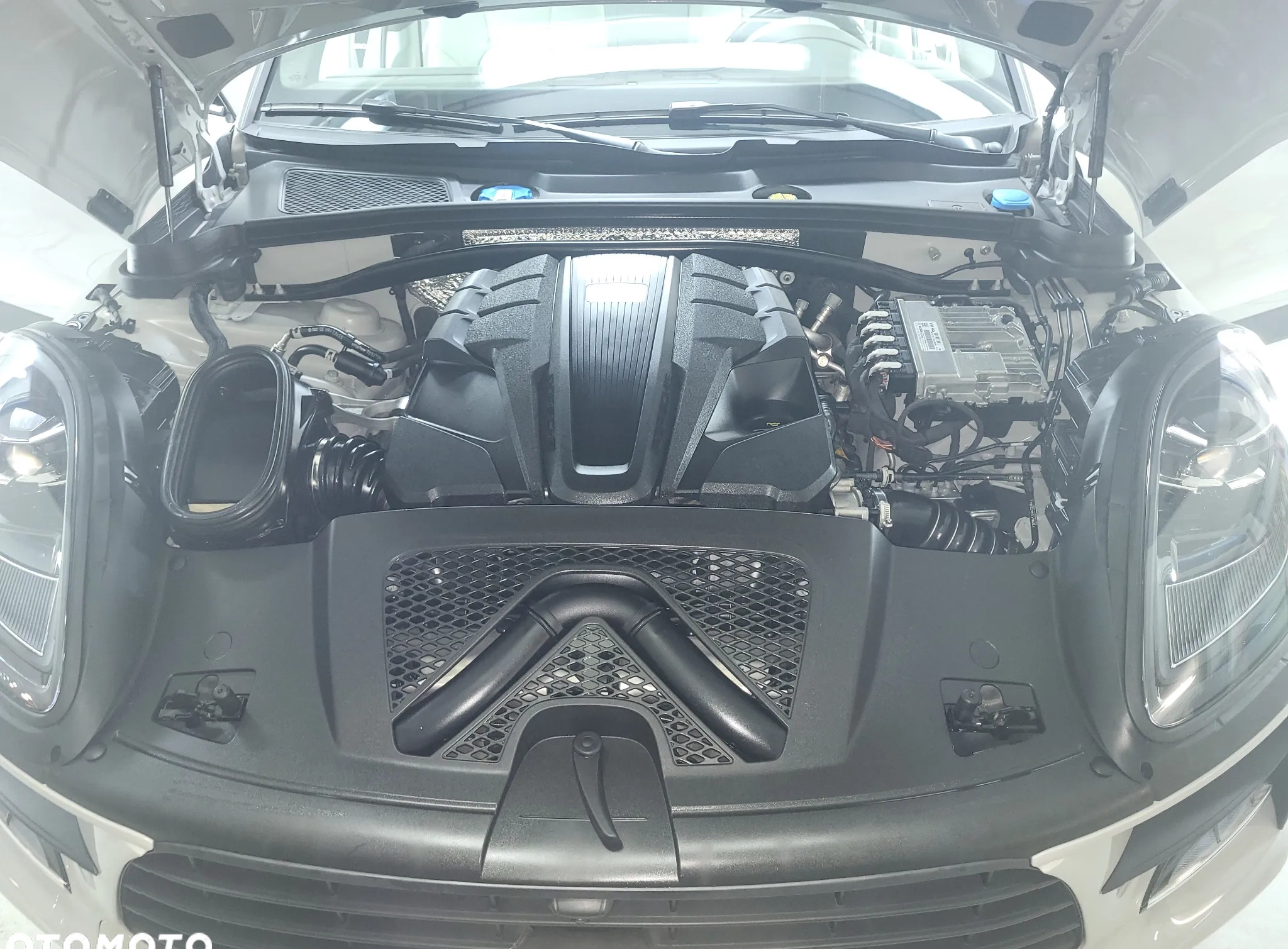 Porsche Macan cena 259000 przebieg: 21450, rok produkcji 2021 z Zakopane małe 529